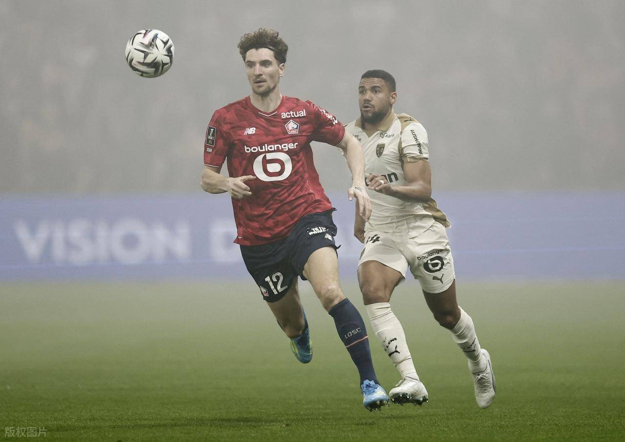 天助巴黎圣日耳曼：0-3，法甲第2完败给里尔，落后榜首4分